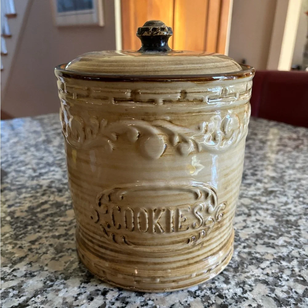 Vintage Cookie Jar Oven Proof Stoneware Made in USA No Chips or cracks